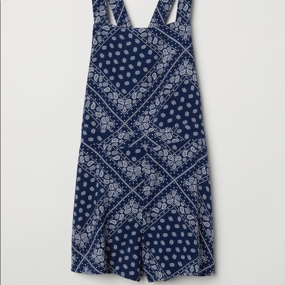 H&M Divided overall shorts